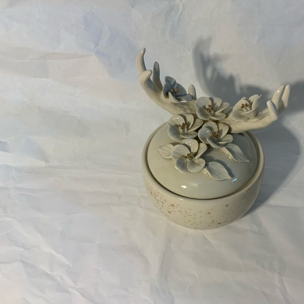 New Anthropologie Home Decor Floral “would you be a deer” Ceramic Candle. A11